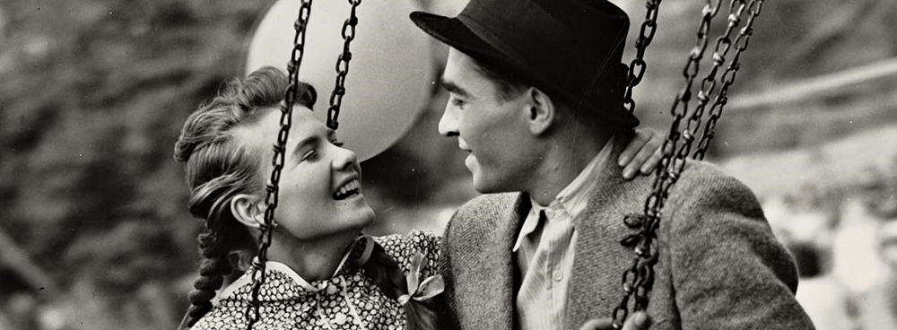 ÎÏÎ¿ÏÎ&shy;Î»ÎµÏÎ¼Î± ÎµÎ¹ÎºÏÎ½Î±Ï Î³Î¹Î± Carousel / KÃ¶rhinta - 1955